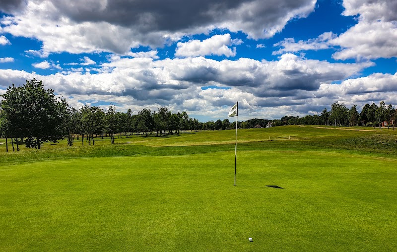 Skylark Golf and Country Club