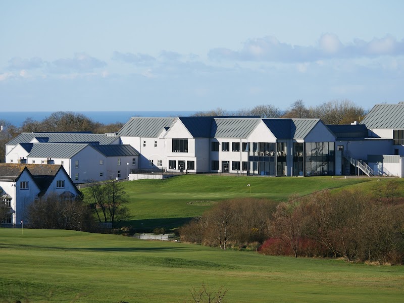 Comis Hotel & Golf Resort